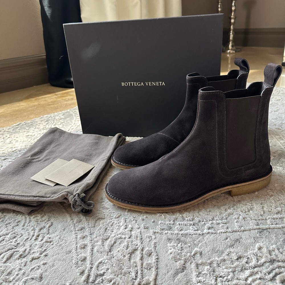 Bottega Veneta Chelsea Boots - Picture 3 of 10